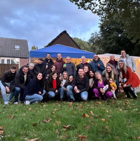 https://www.nieuwegeinsewijken.nl/batau-zuid/upload/afbeeldingen/buurtfeestbraam.jpg
